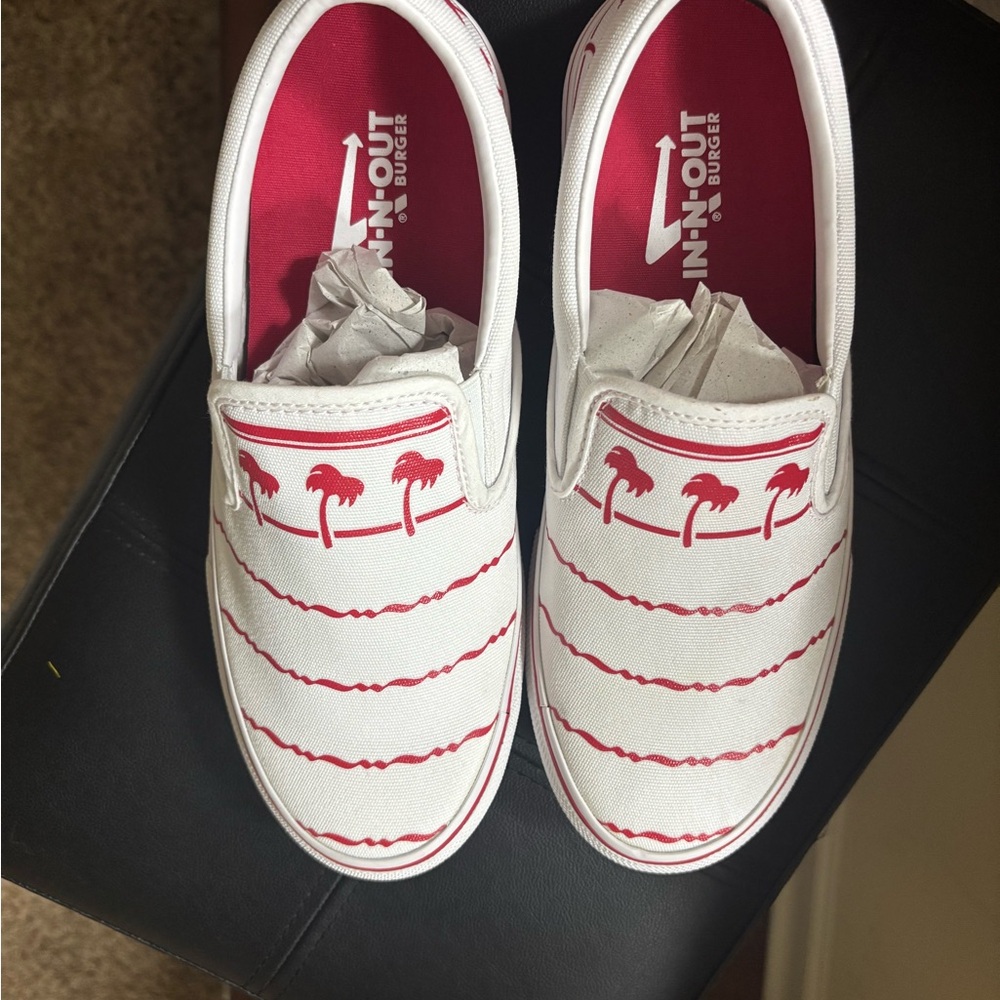 In-N-Out Burger Women's White and Red Slippers